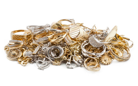 Biżuteria złota czy srebrna? Sprawdź, która do Ciebie pasuje!